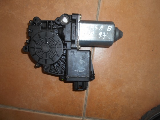 Motor Elevador Vidro Esquerdo Opel Corsa B, 1997